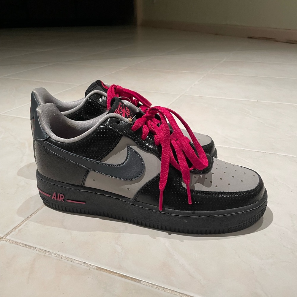 *NEVER WORN* Nike AF1 (Black & Pink)